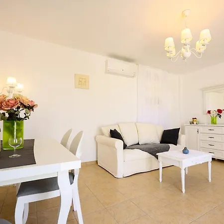 ,santorini Cycladic House For 4 Persons By Mps * Oia (Santorini)