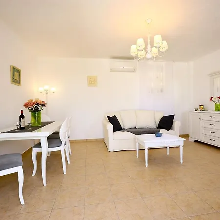 ,santorini Cycladic House For 4 Persons By Mps * Oia (Santorini)